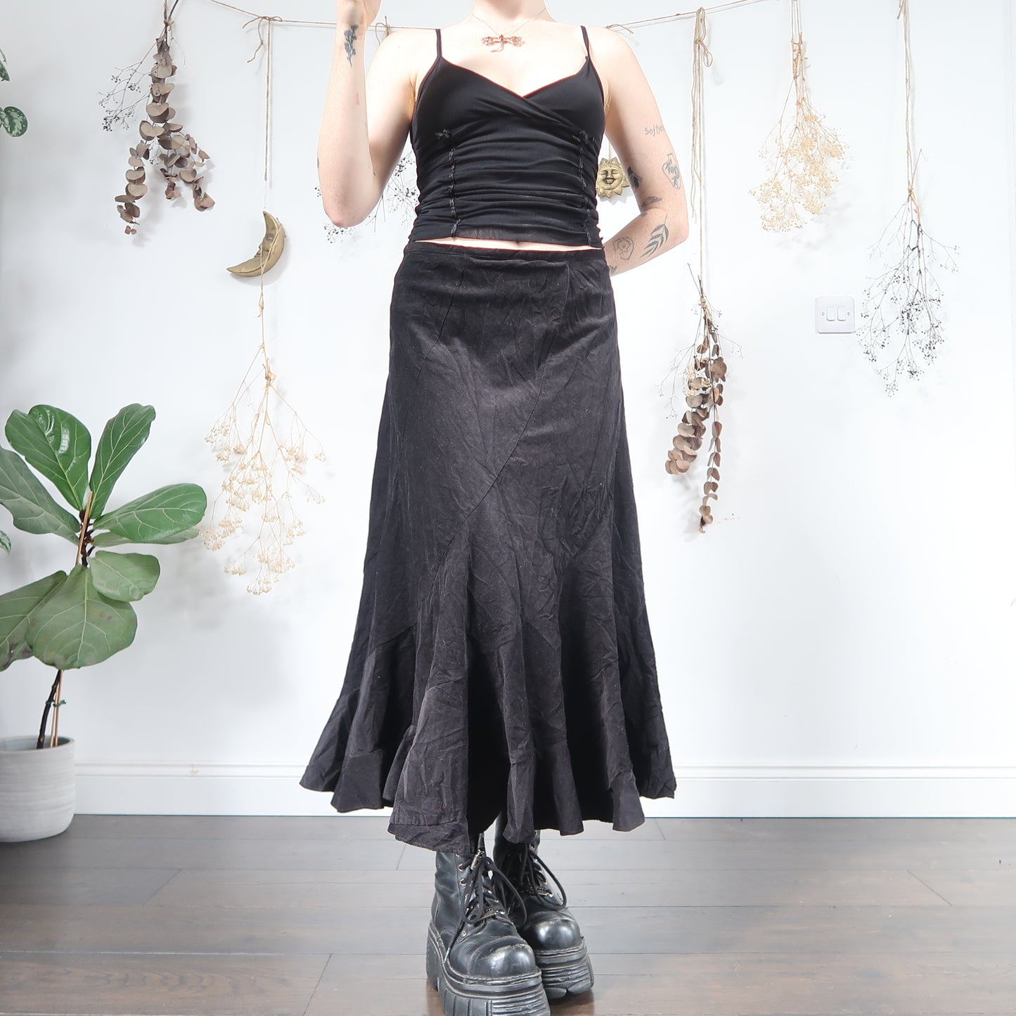 Black cord skirt - size L
