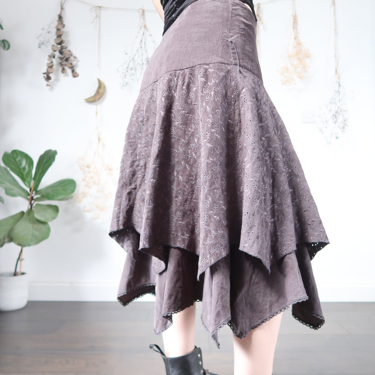Grey cord skirt - size M/L