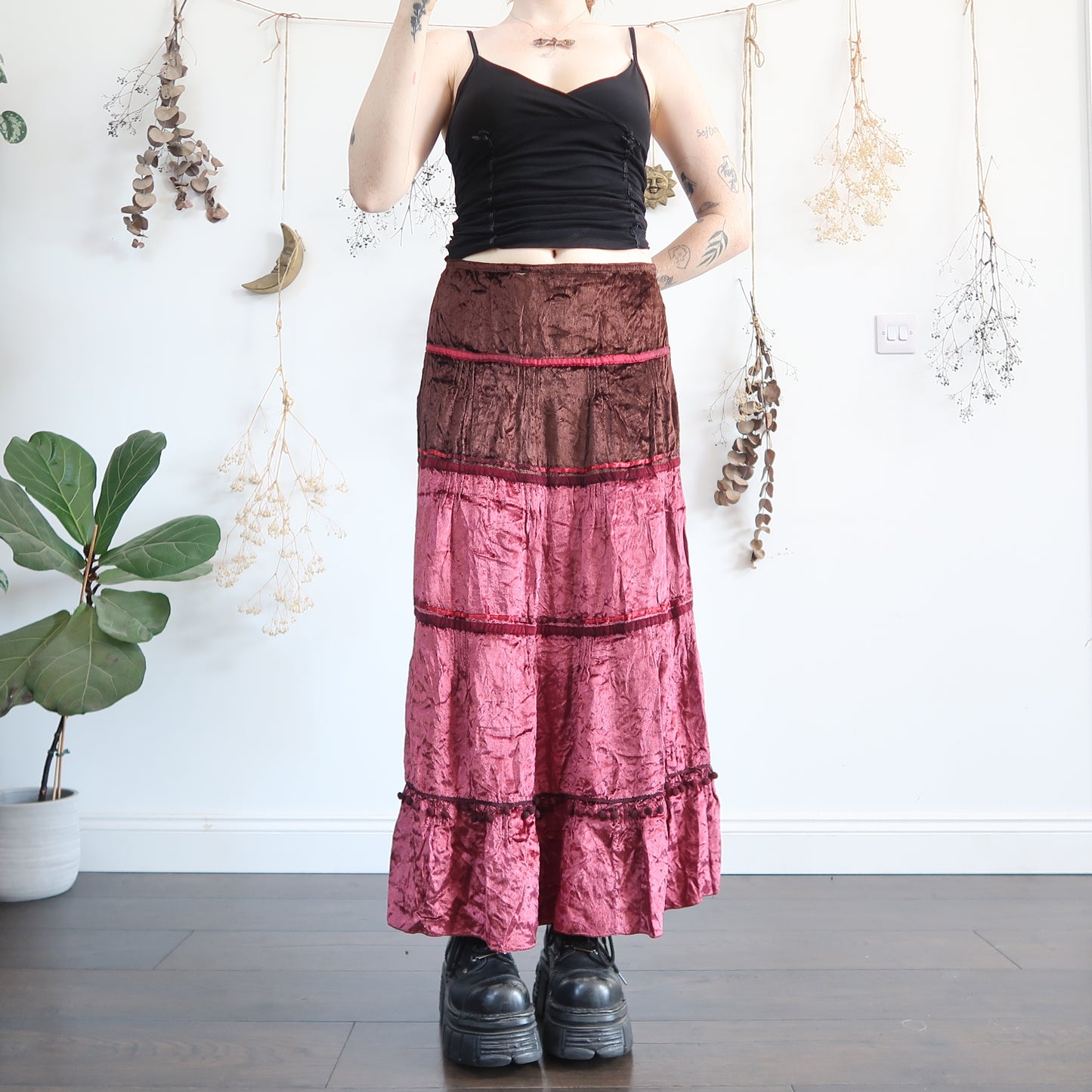 Velvet tiered skirt - size