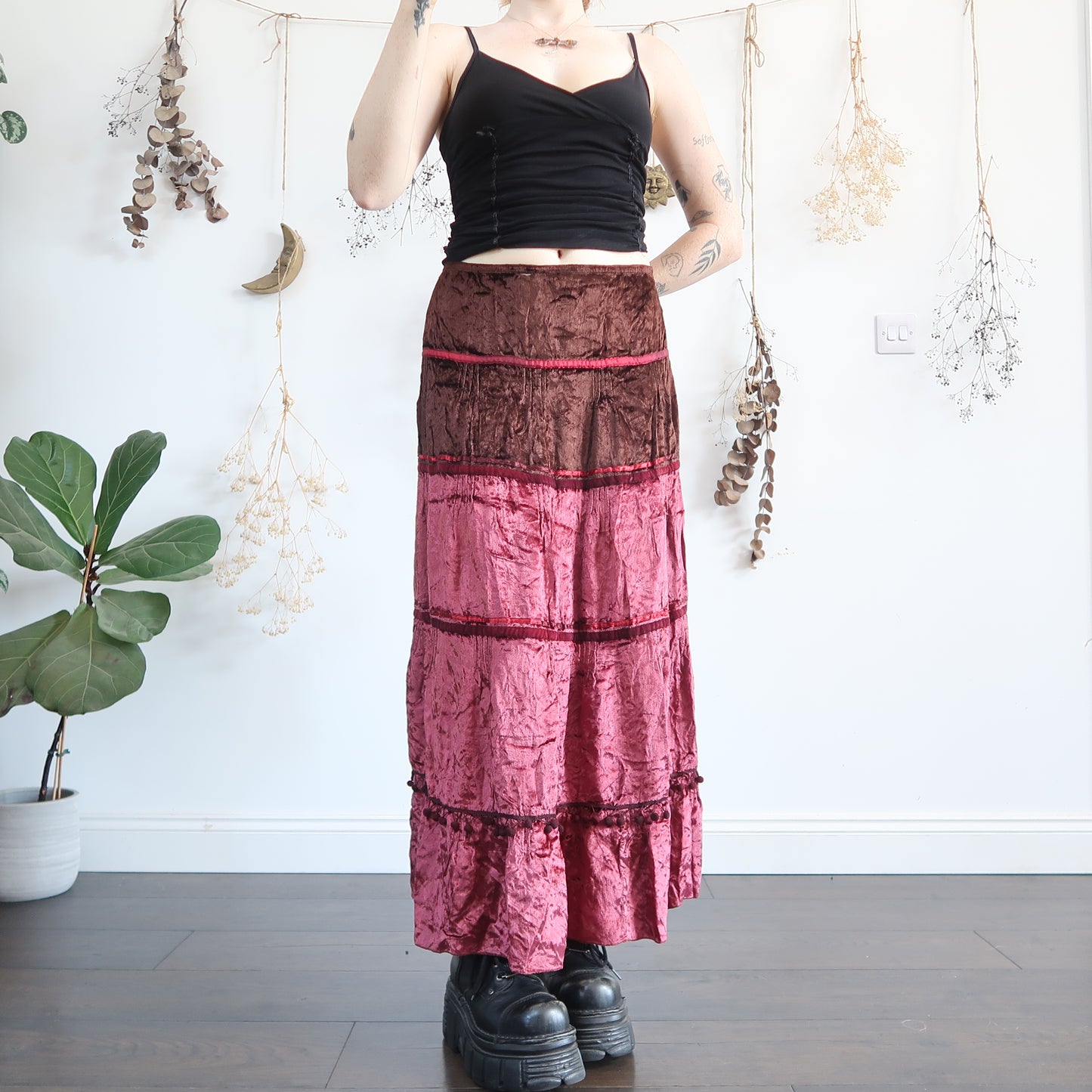 Velvet tiered skirt - size