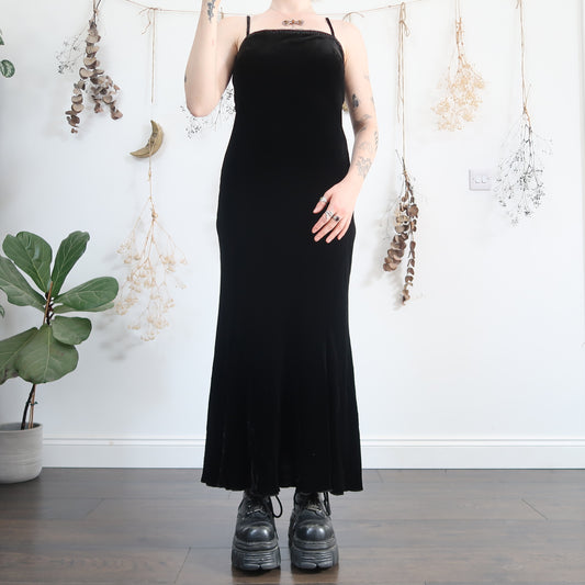 Black velvet dress - size M
