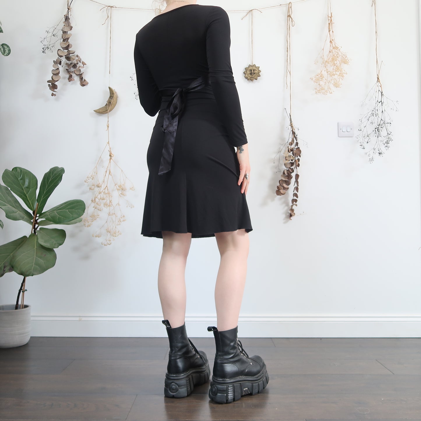 Black long sleeve dress - size S