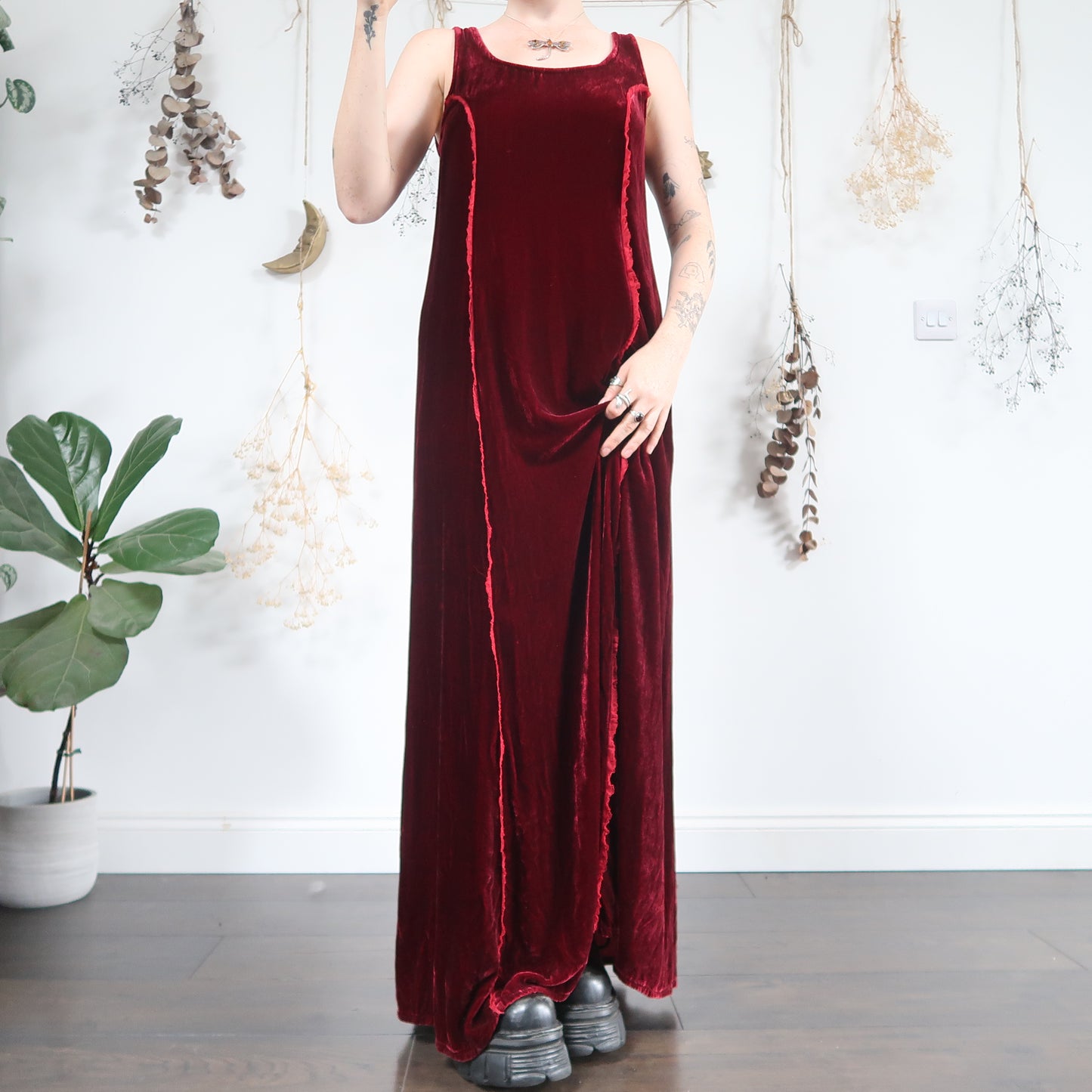 Red velvet dress - size M