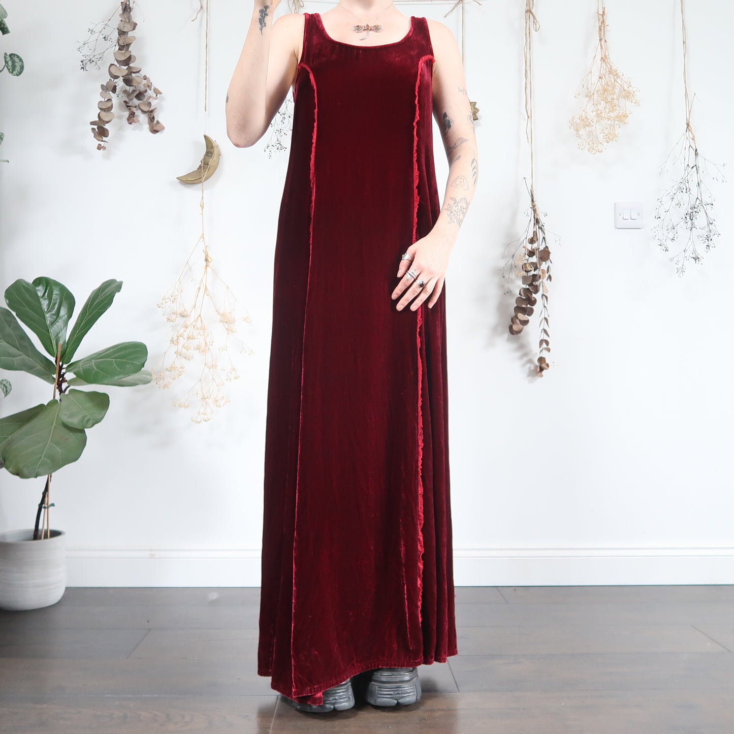 Red velvet dress - size M