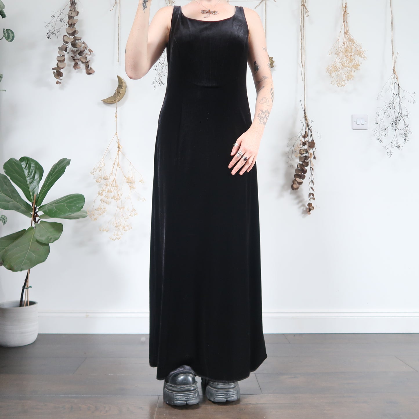 Black velvet dress - size M