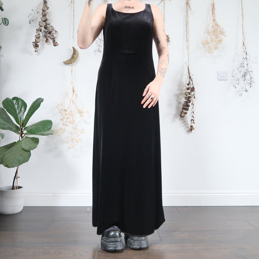 Black velvet dress - size M