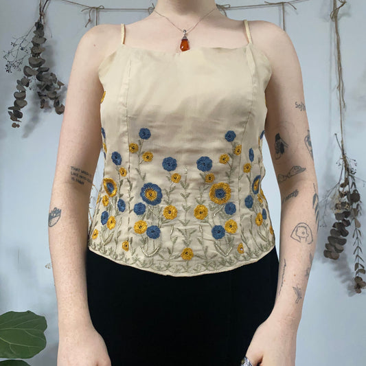 Floral embroidered top - size M
