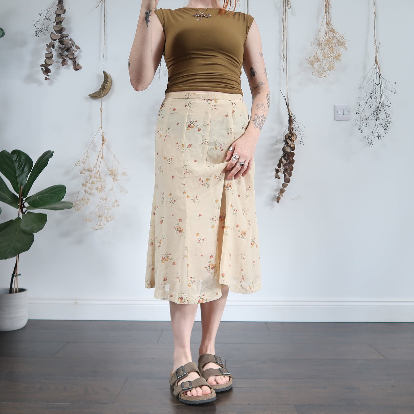 Cream floral skirt - size S