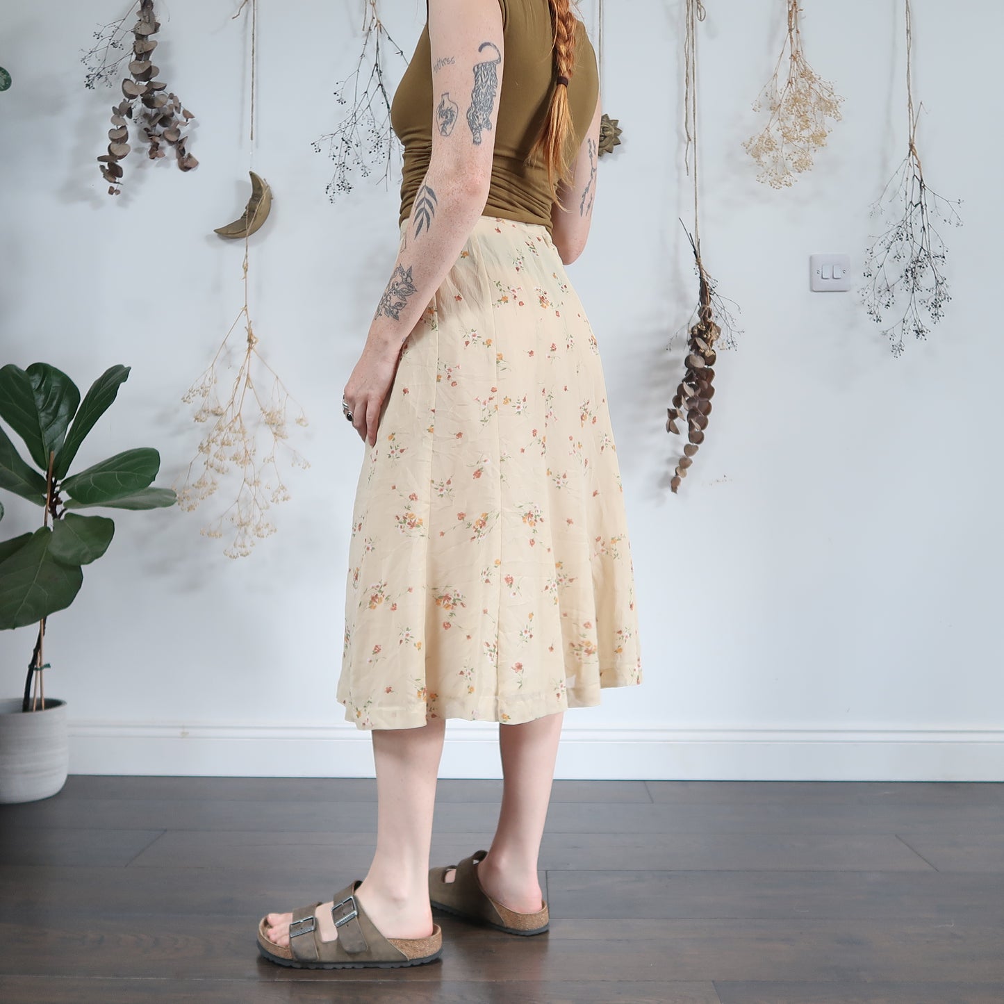 Cream floral skirt - size S