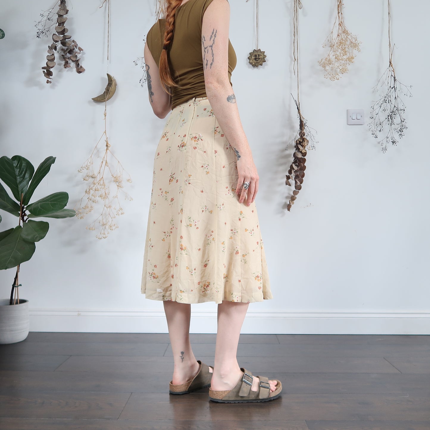 Cream floral skirt - size S