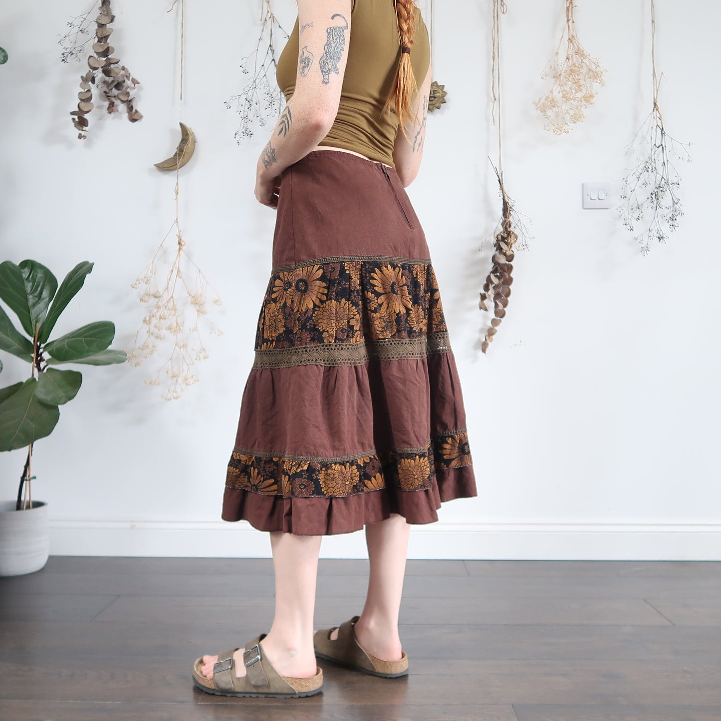 Brown corduroy skirt - size L