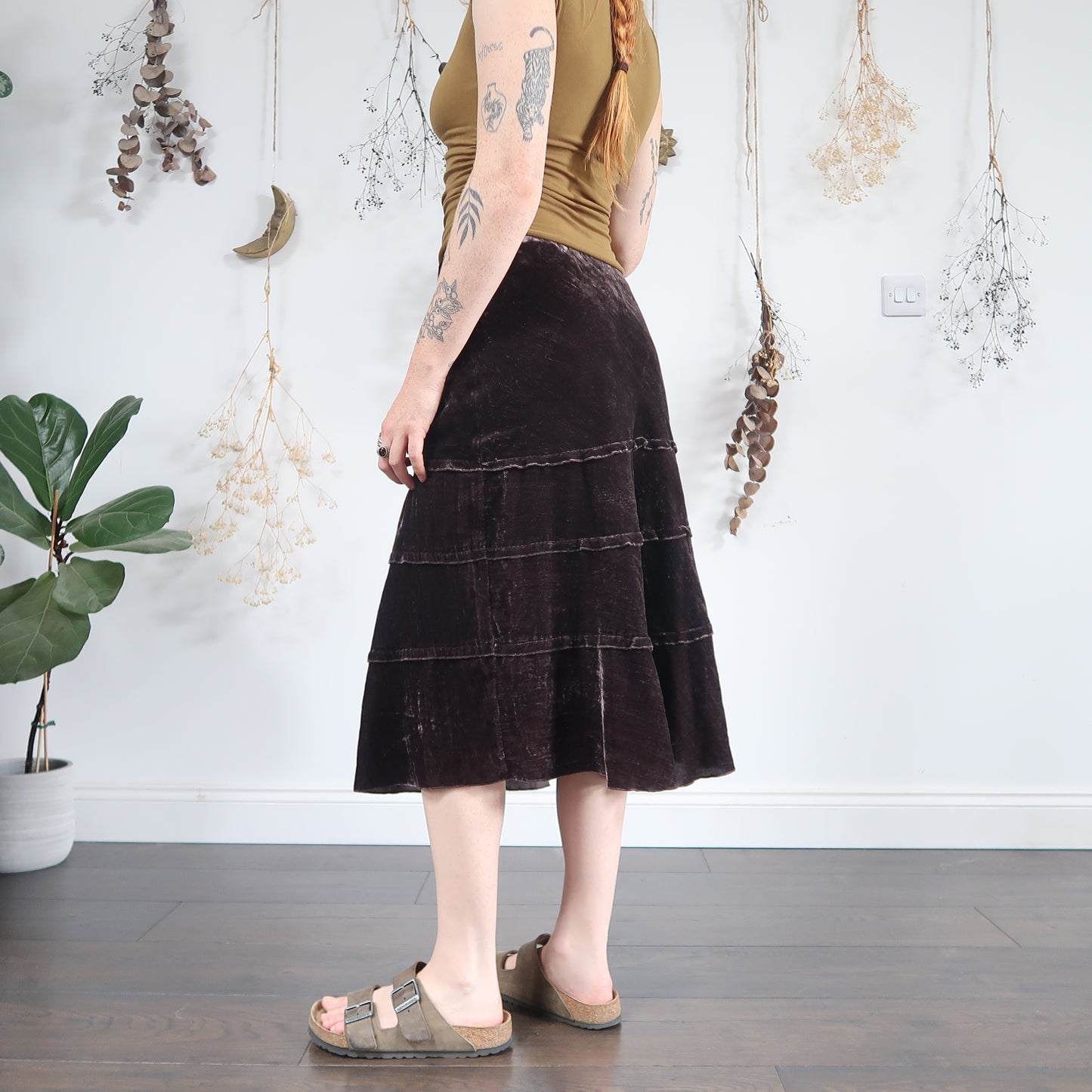 Velvet midi skirt - size M