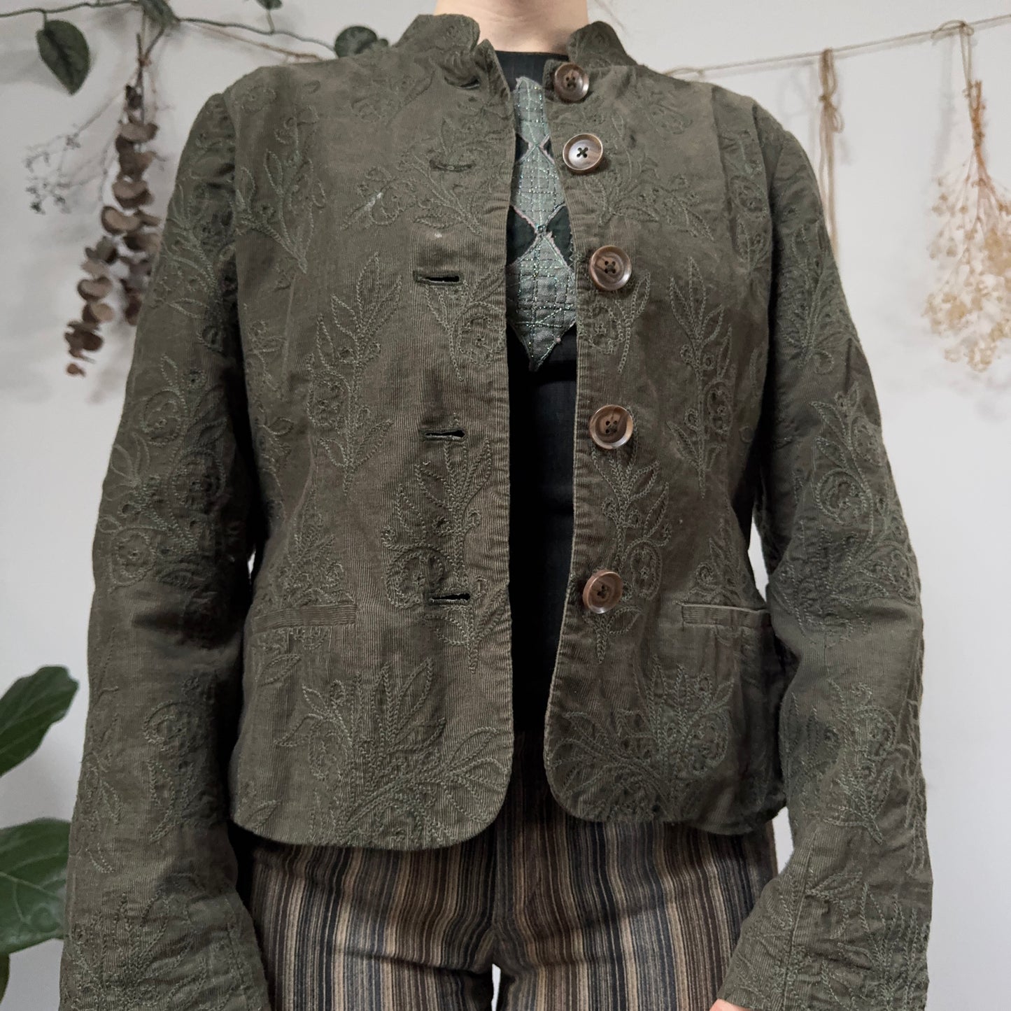 Green embroidered jacket - size M/L