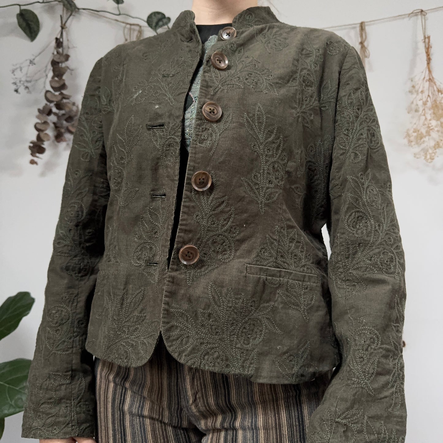 Green embroidered jacket - size M/L