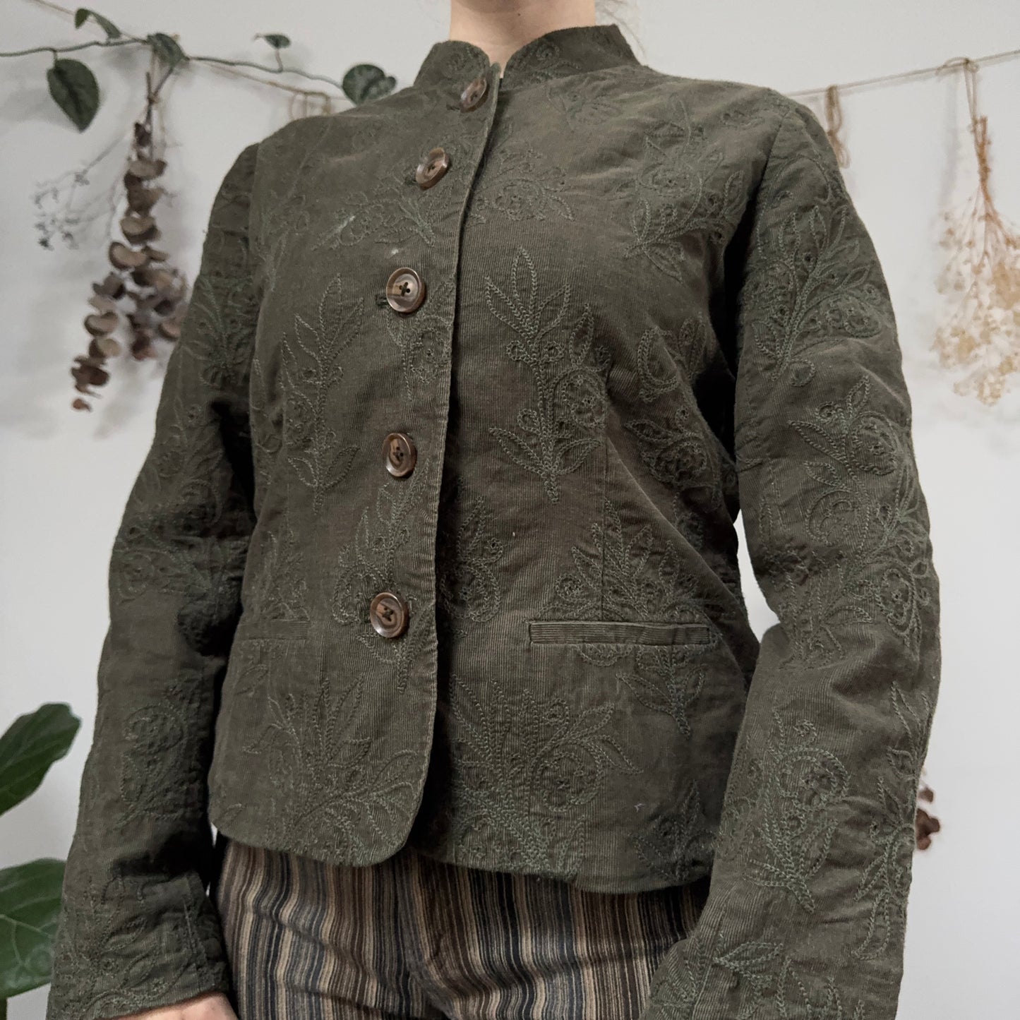 Green embroidered jacket - size M/L