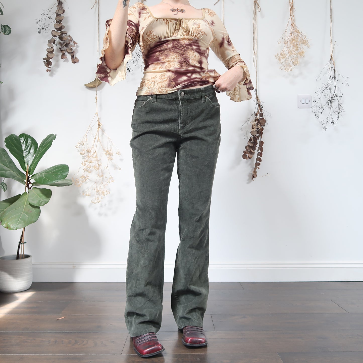 Green corduroy trousers - size M