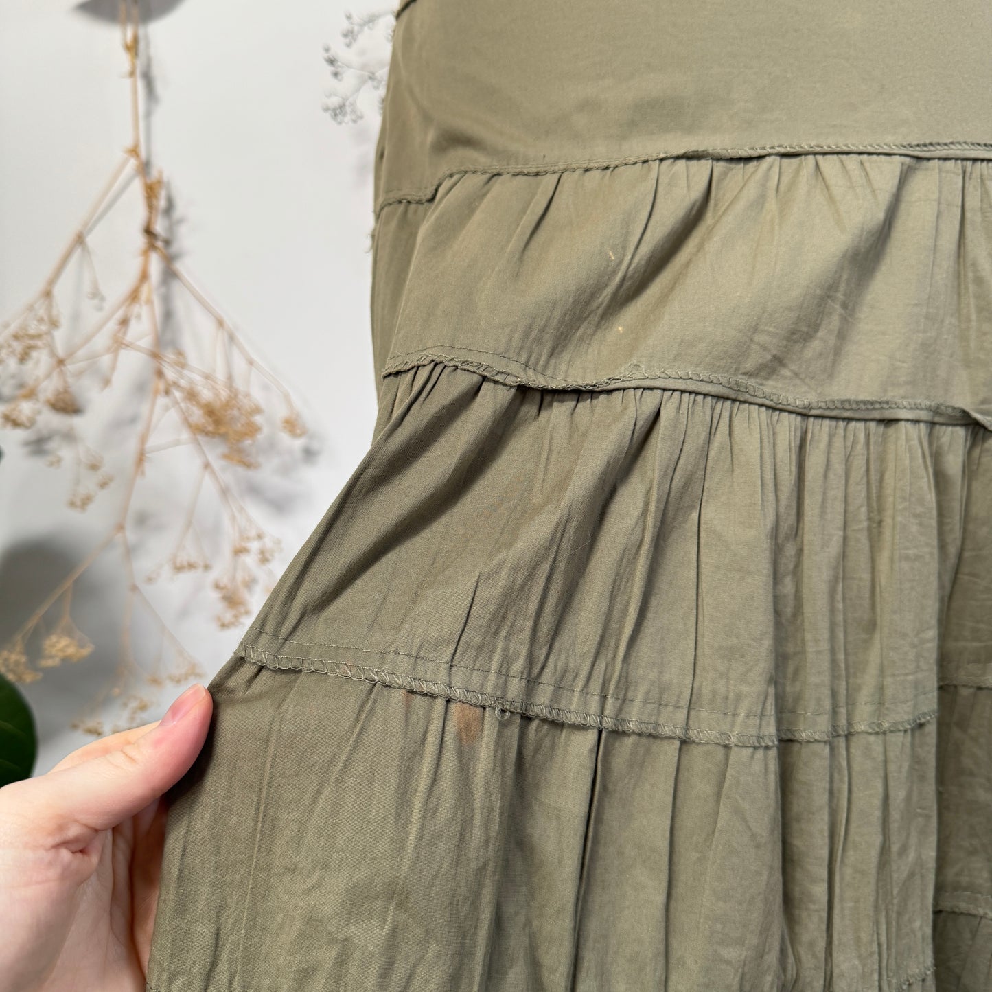 Khaki tiered skirt - size M/L