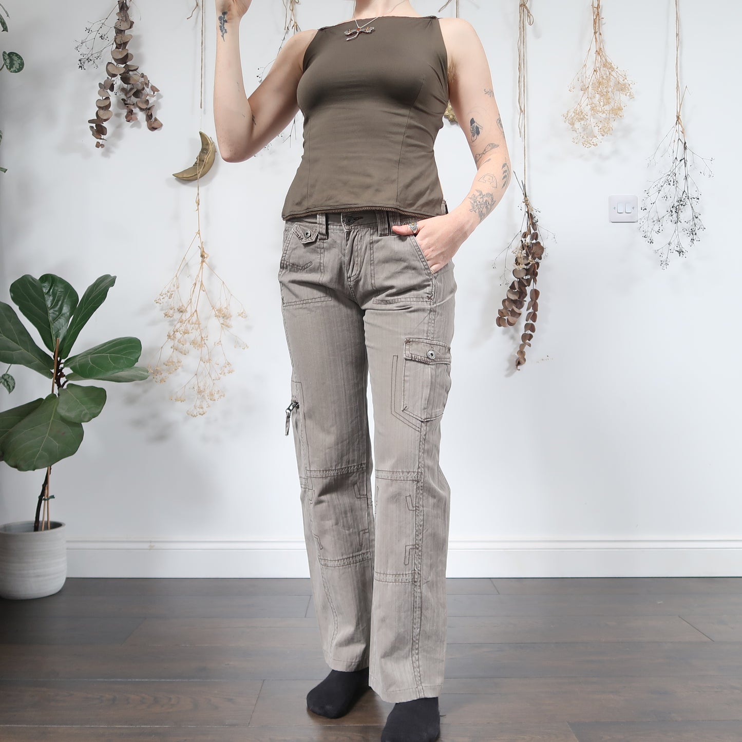 Brown cargo trousers - size M