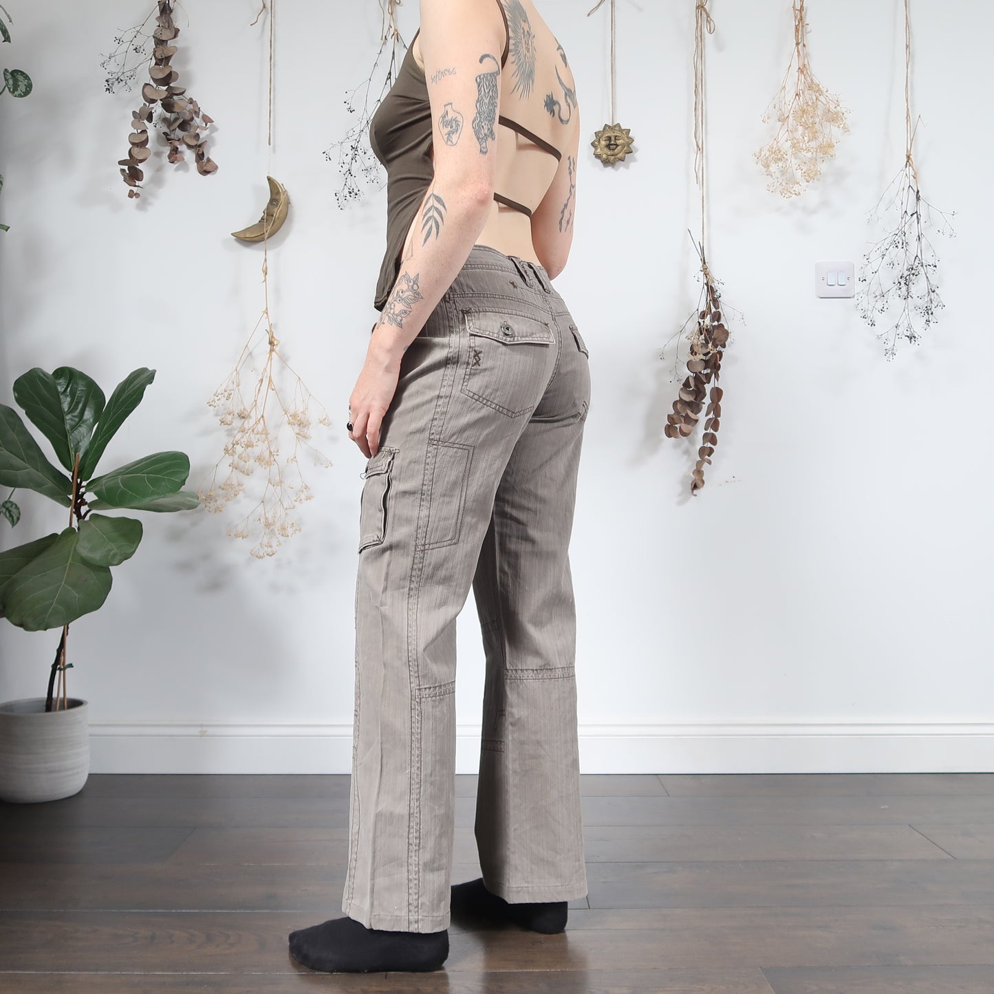 Brown cargo trousers - size M