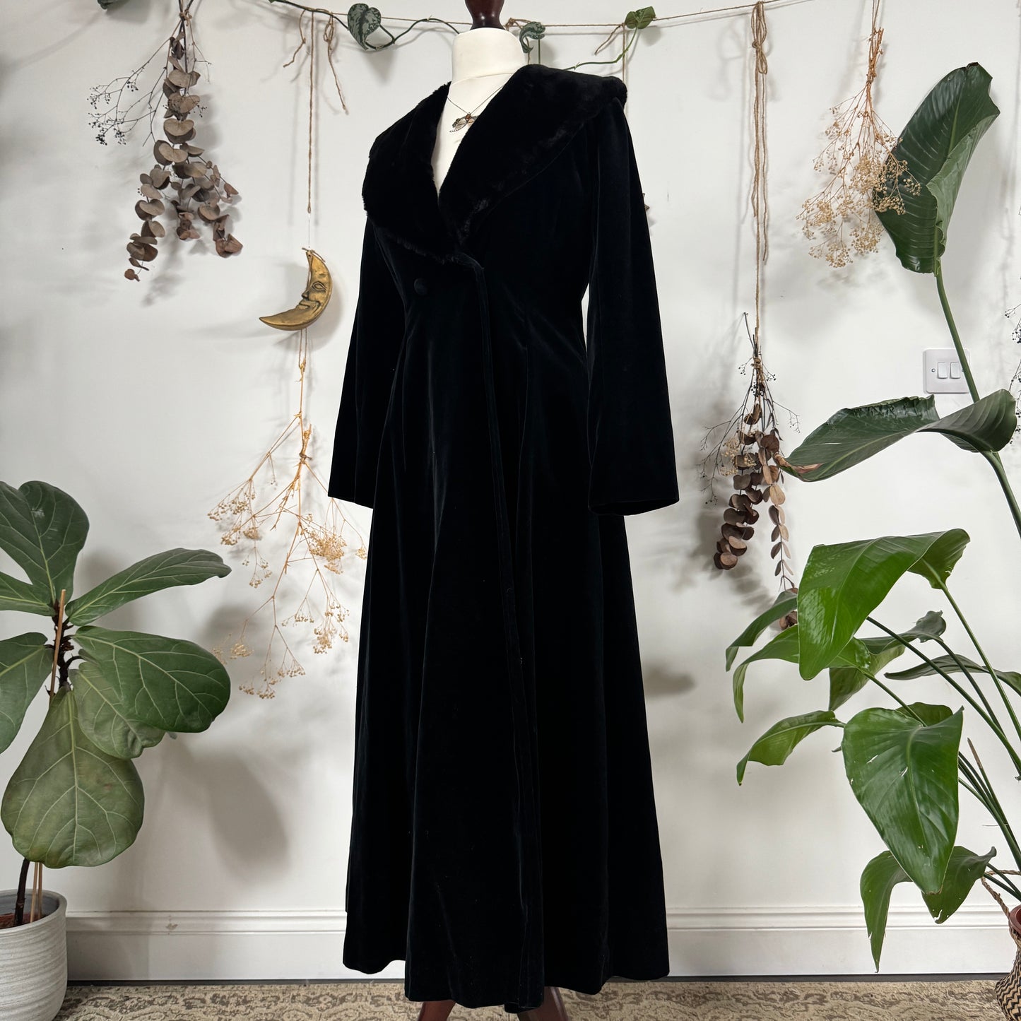 Black velvet opera coat - size S