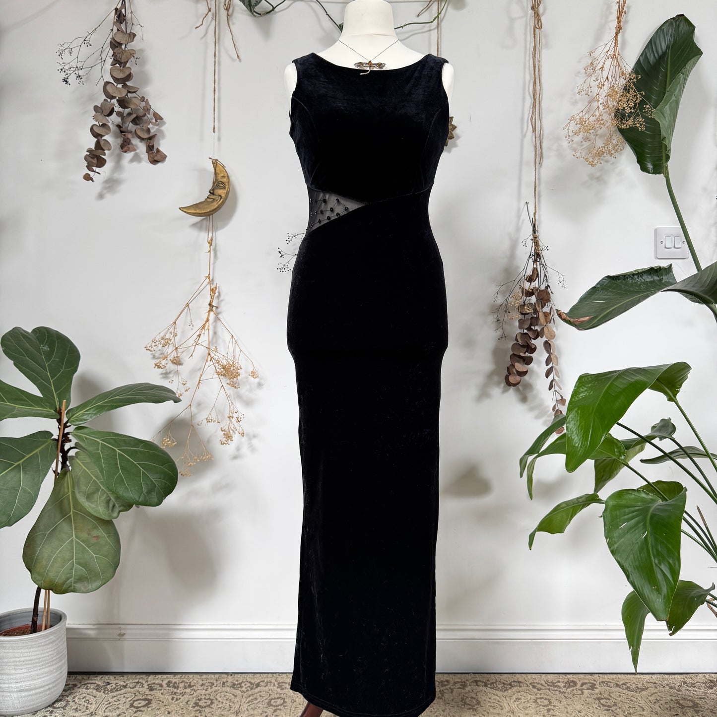 Black velvet dress - size M