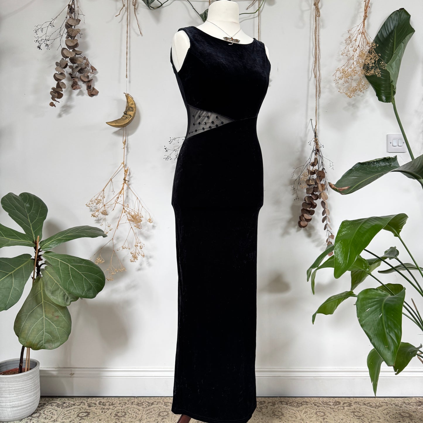 Black velvet dress - size M