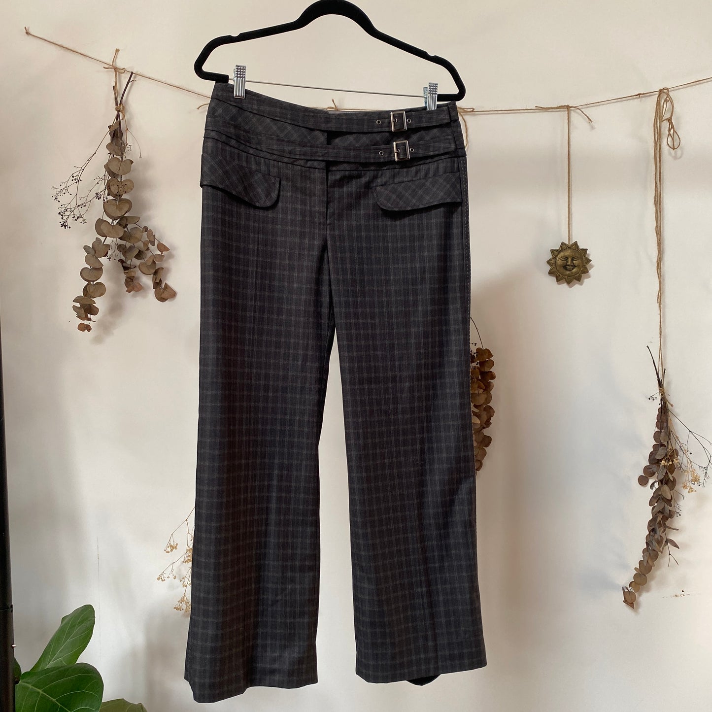 Grey buckle trousers - size M