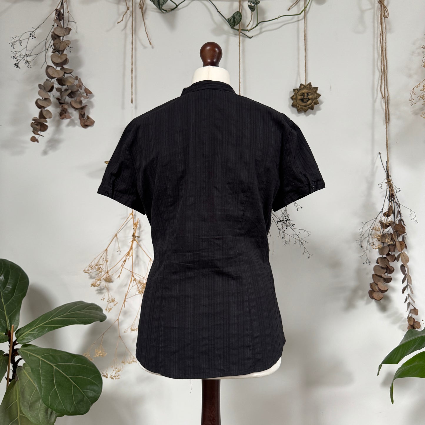 Ruched hook and eye blouse - size L