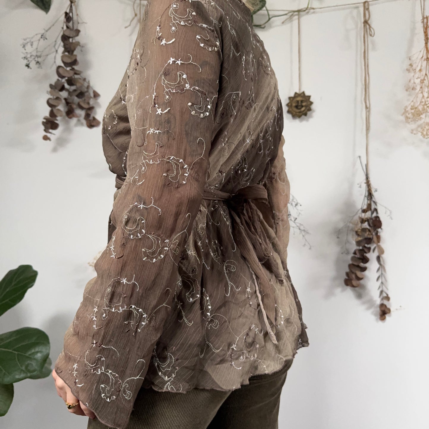 Embroidered top - size L