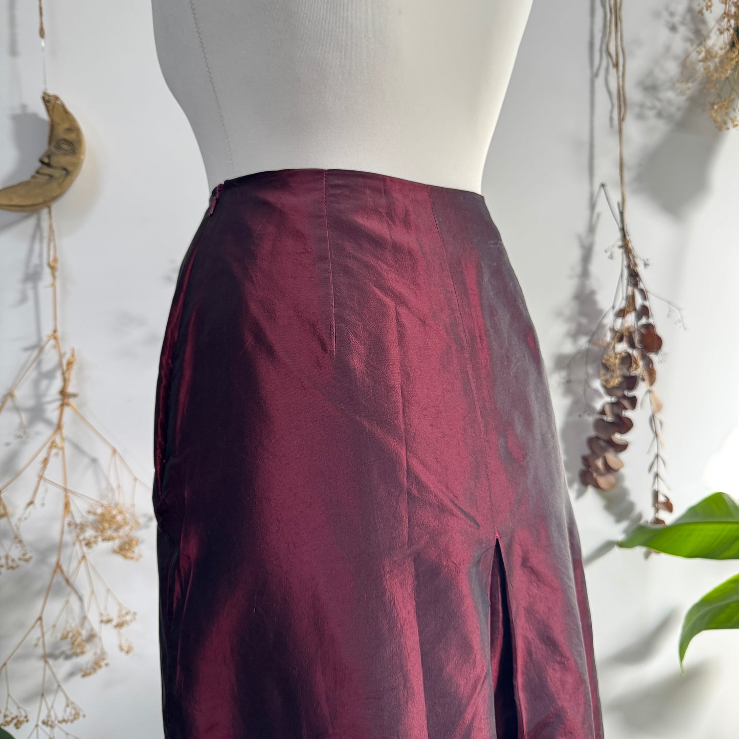 Red iridescent skirt - size S/M