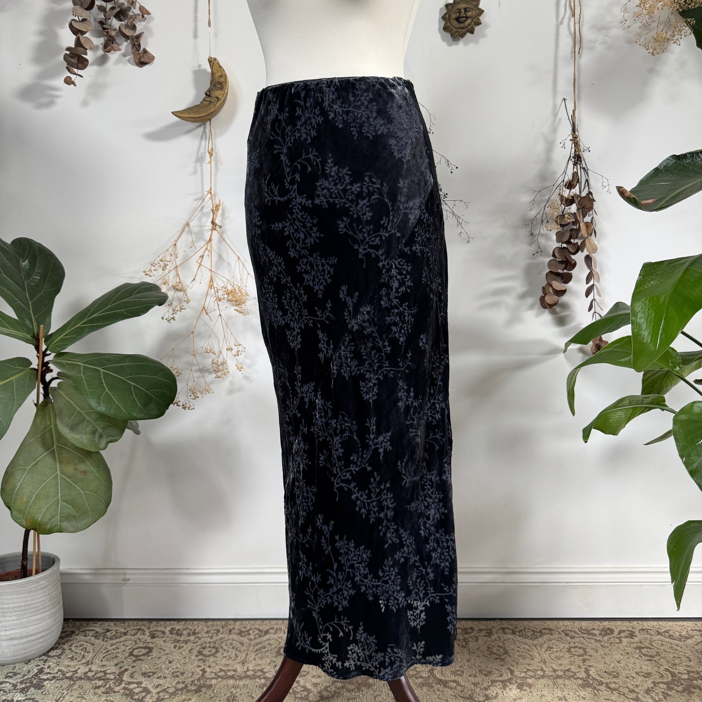 Floral velvet skirt - size M