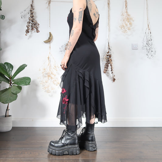 Embroidered dress - size M