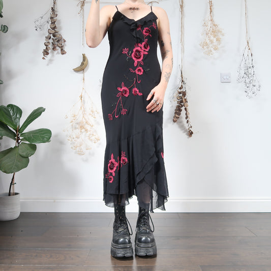 Embroidered dress - size M