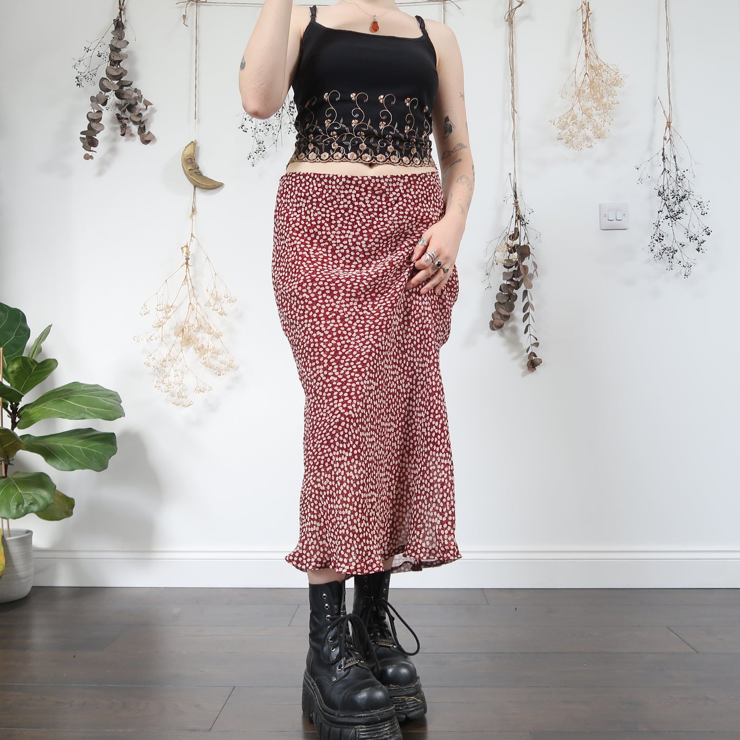 Burgundy floral skirt - size M/L