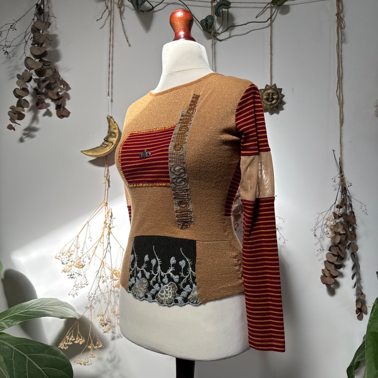 Save the Queen top - size S/M