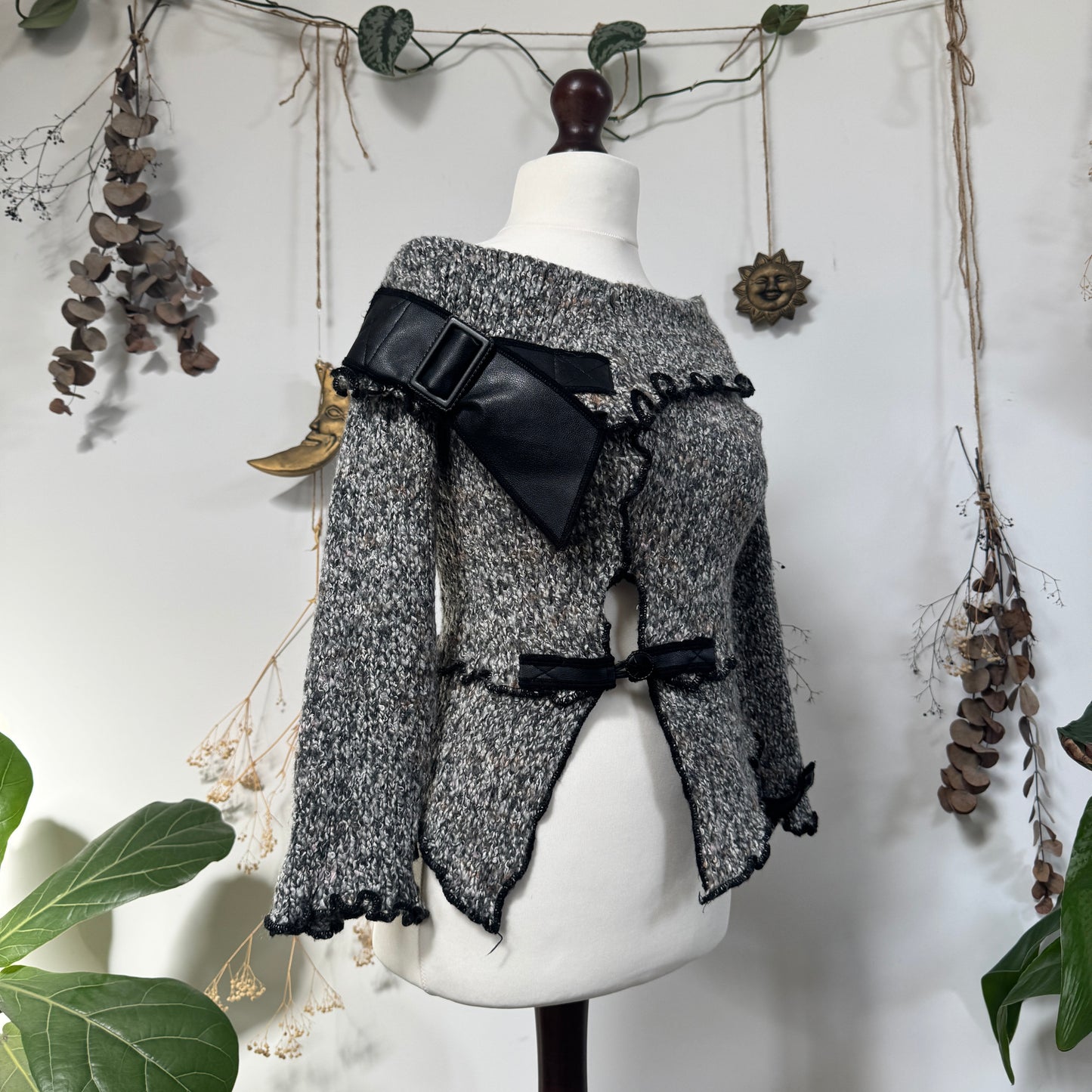 Grey knit top - size M