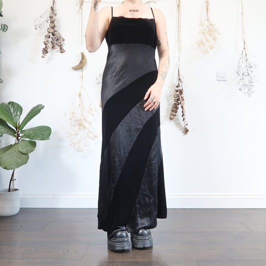 Black velvet satin dress - size L