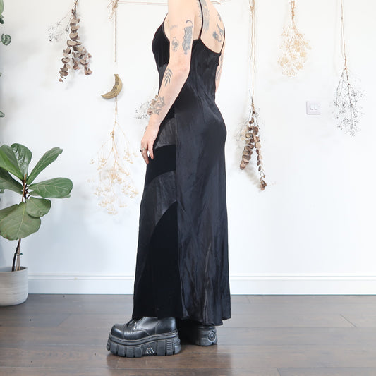 Black velvet satin dress - size L