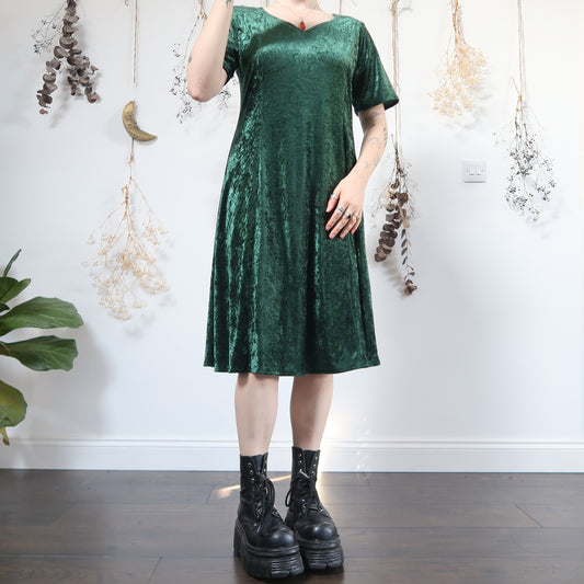 Green velvet dress - size M