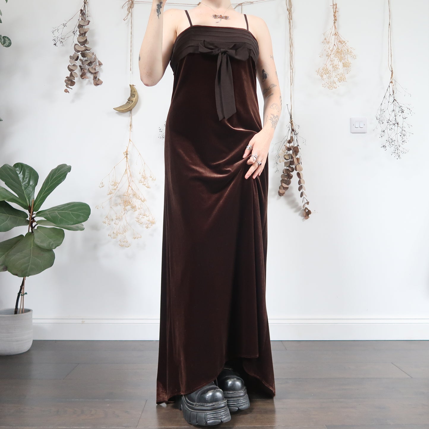 Brown velvet dress - size M