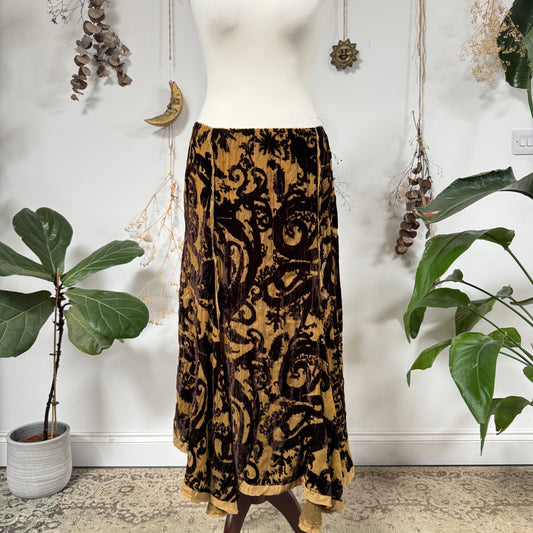Velvet embossed skirt - size L