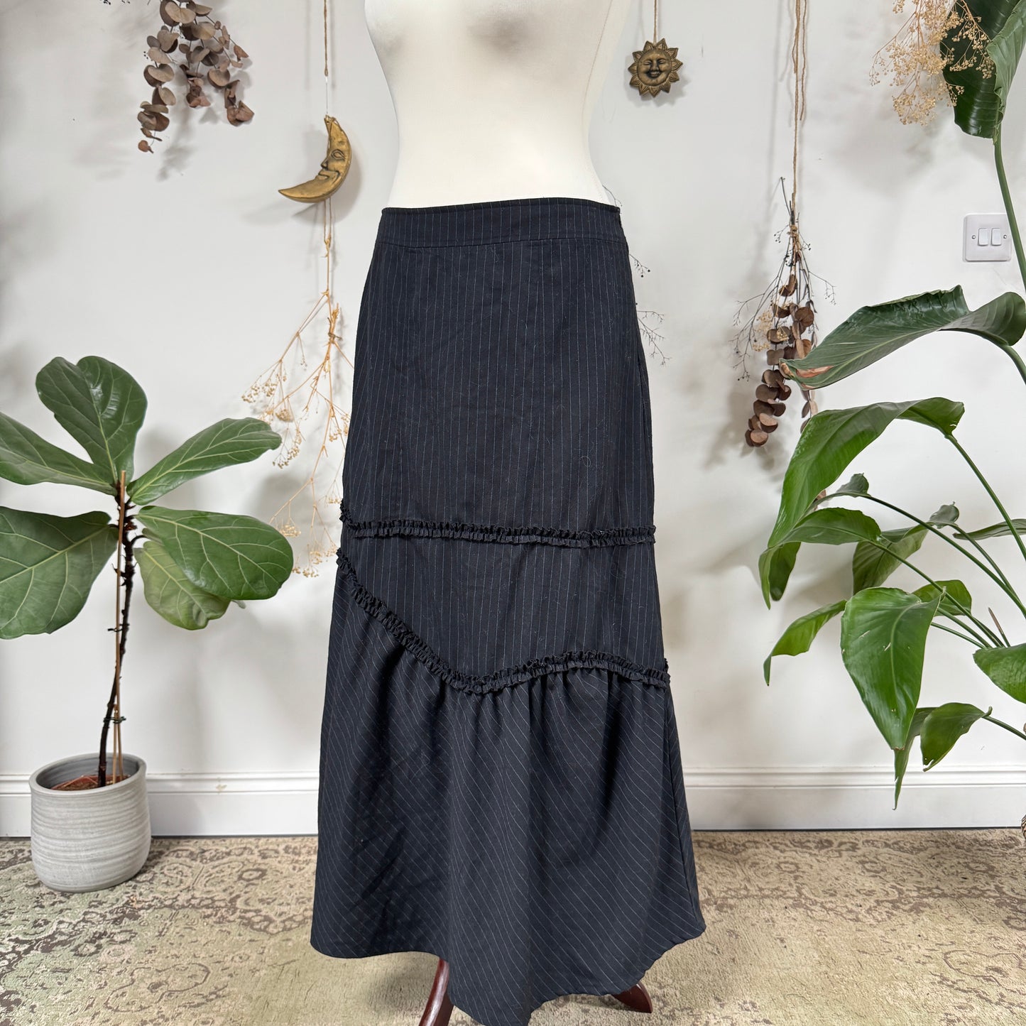 Pinstripe skirt - size L