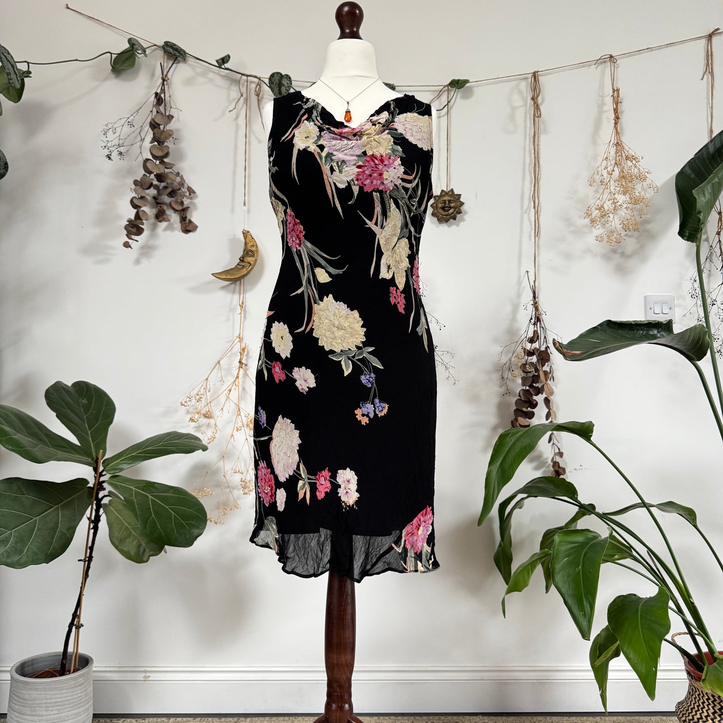 Floral midi dress - size M