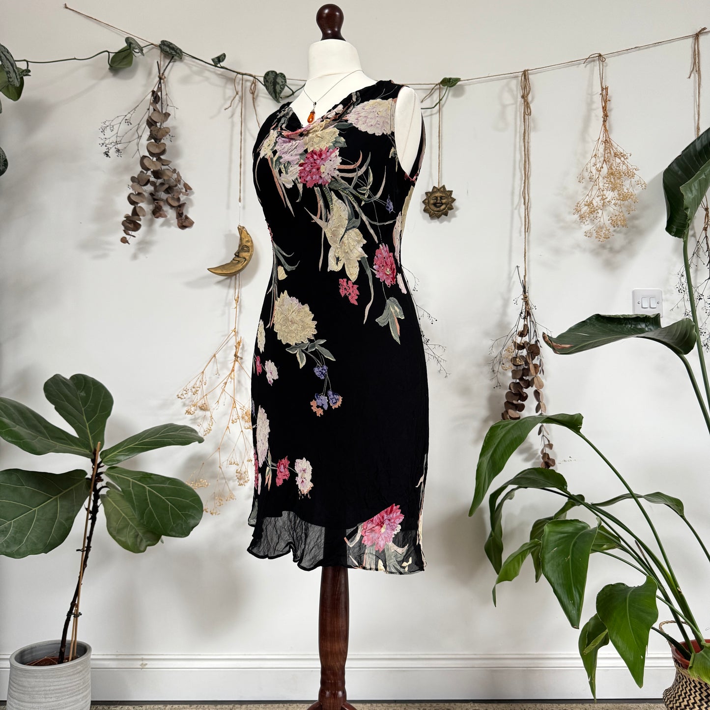 Floral midi dress - size M