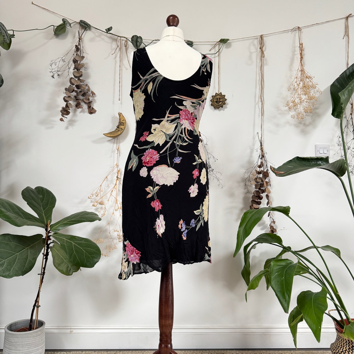 Floral midi dress - size M