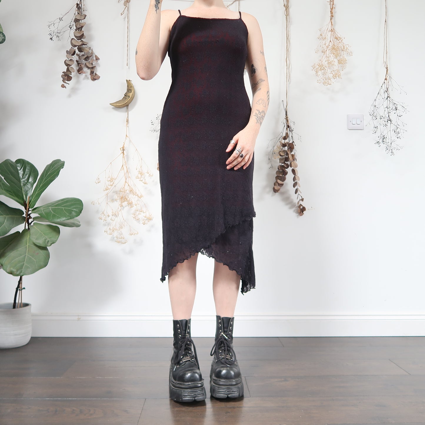 Black red lace dress - size M