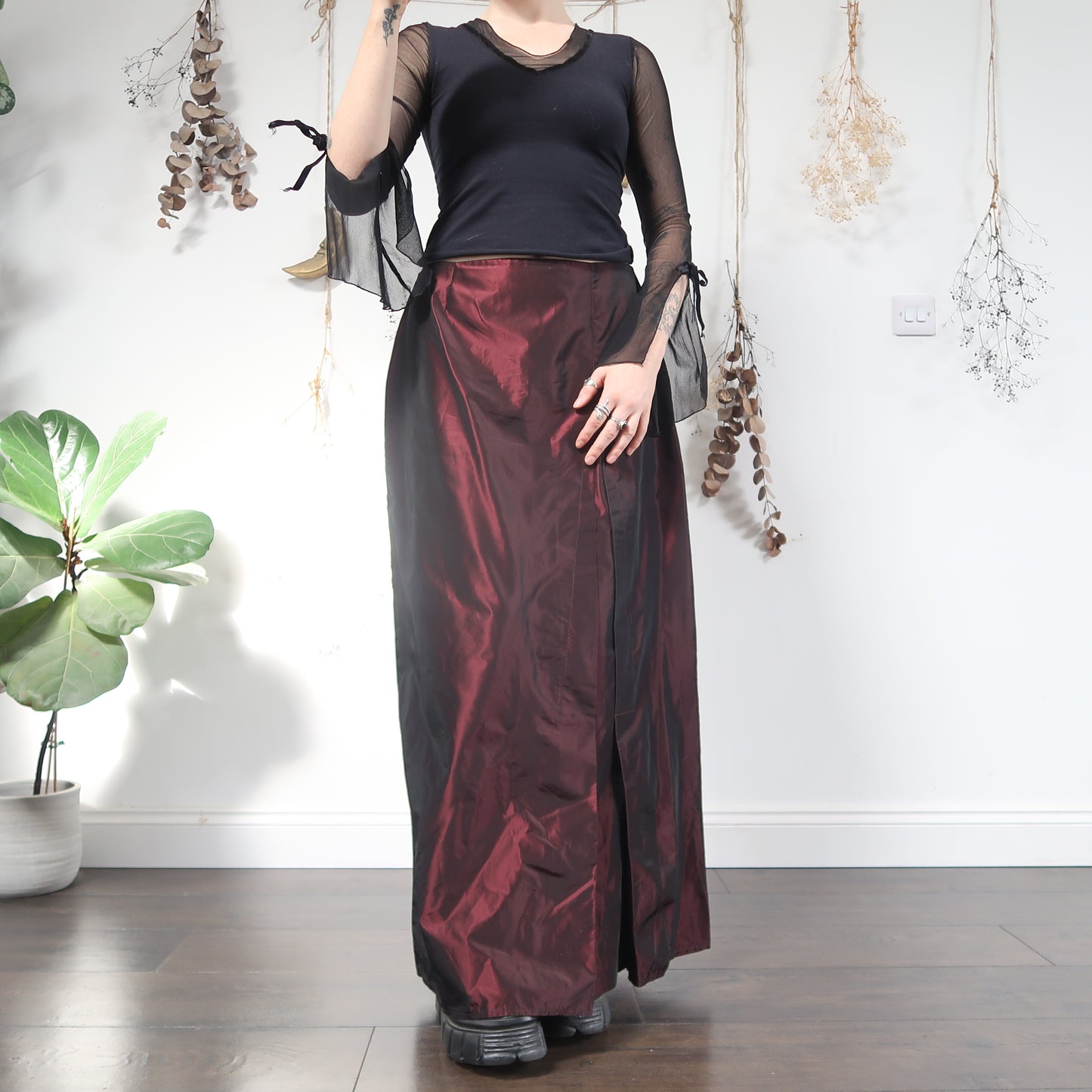 Red iridescent skirt - size M