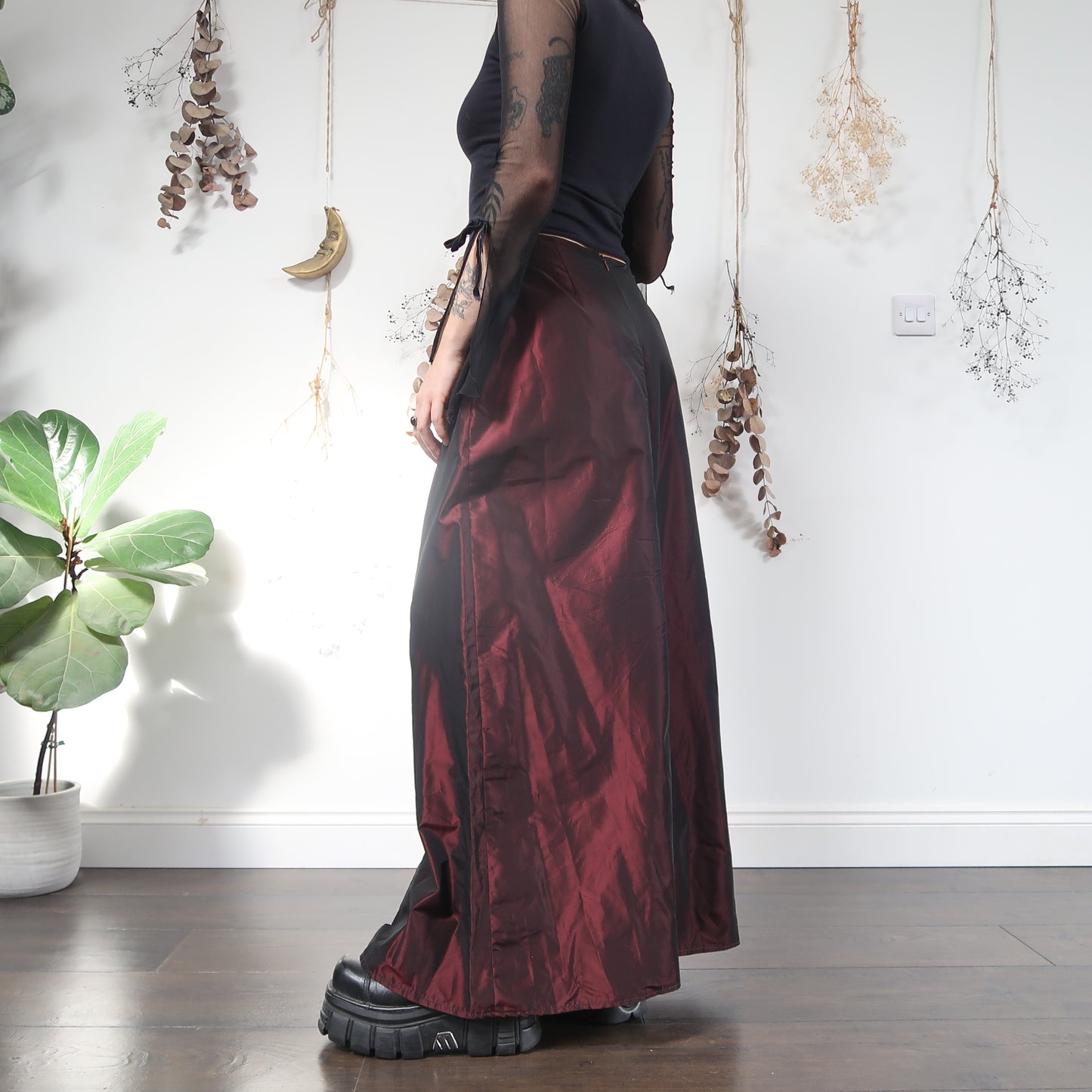 Red iridescent skirt - size M