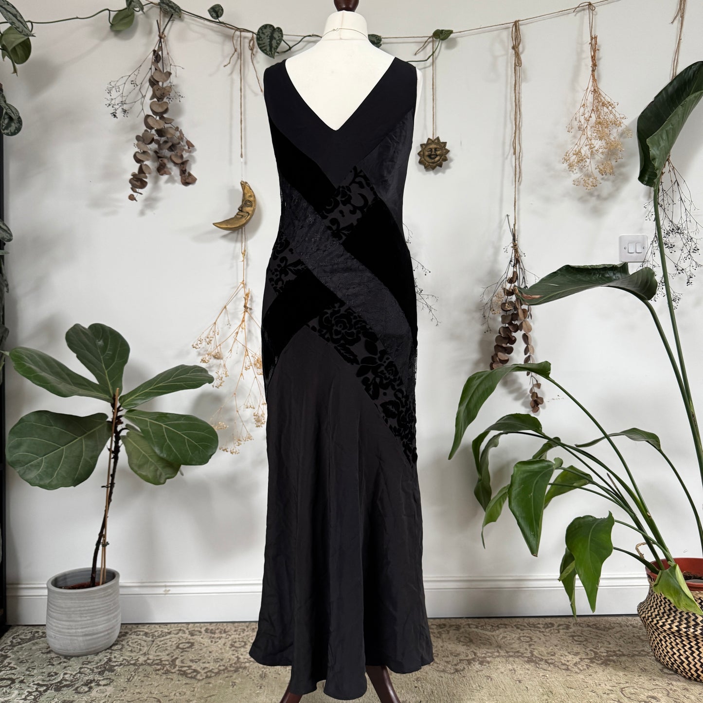 Black velvet dress - size M
