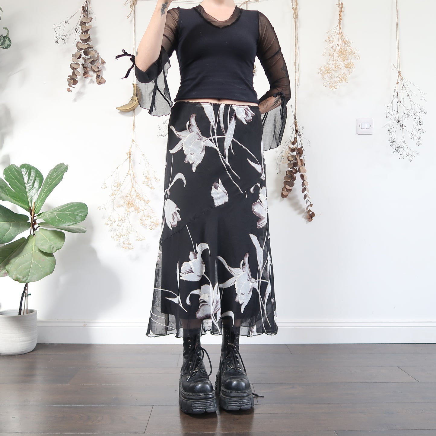 Floral skirt - size L/XL